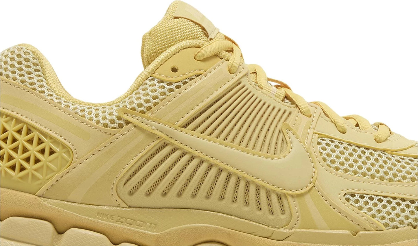 NIKE AIR ZOOM VOMERO 5 SATURN GOLD