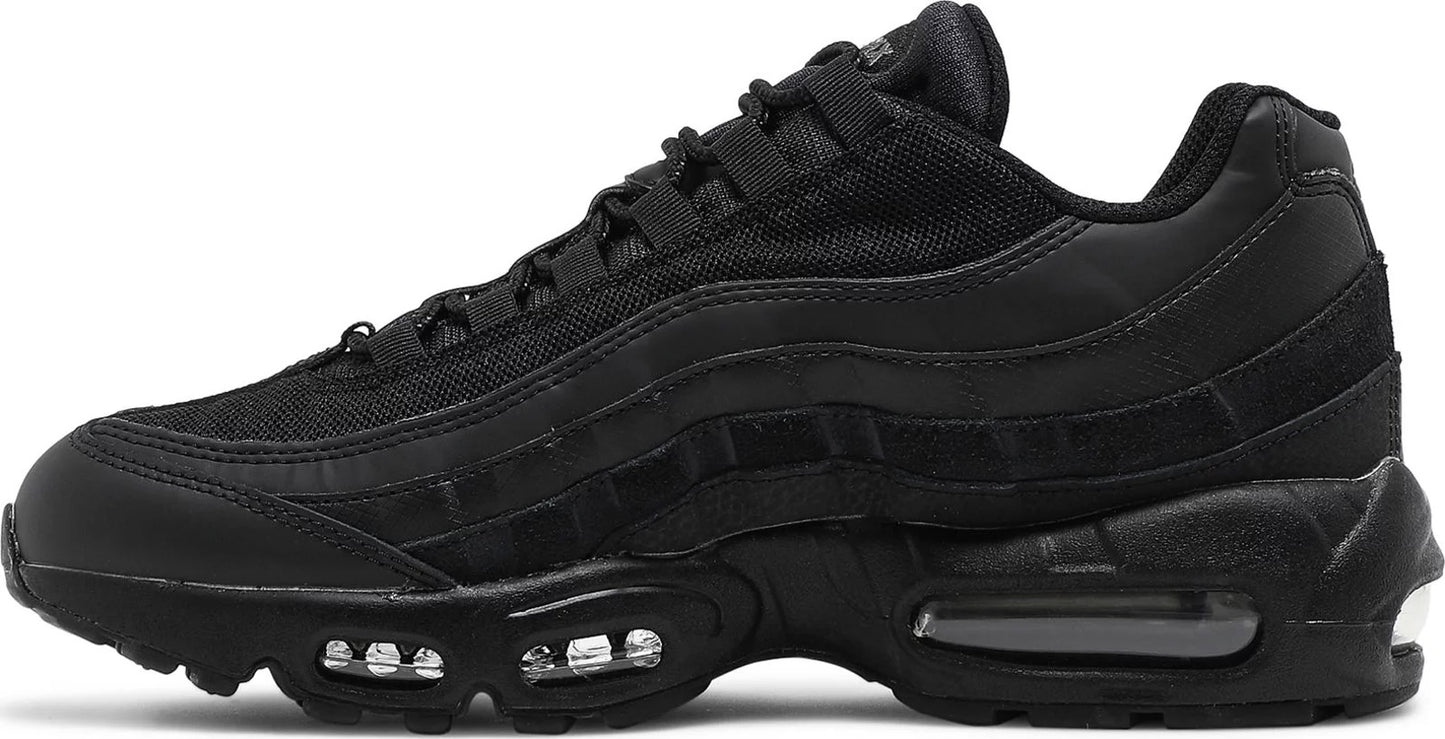 NIKE AIR MAX 95 TRIPPLE BLACK ESSENTIAL