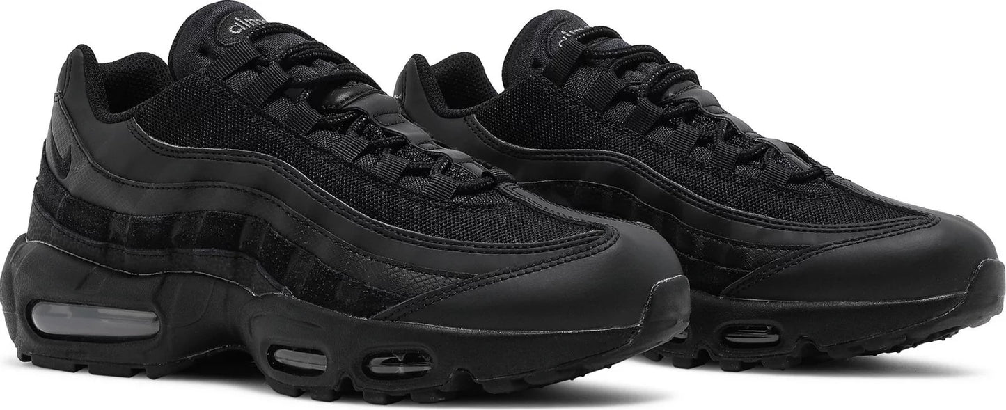 NIKE AIR MAX 95 TRIPPLE BLACK ESSENTIAL